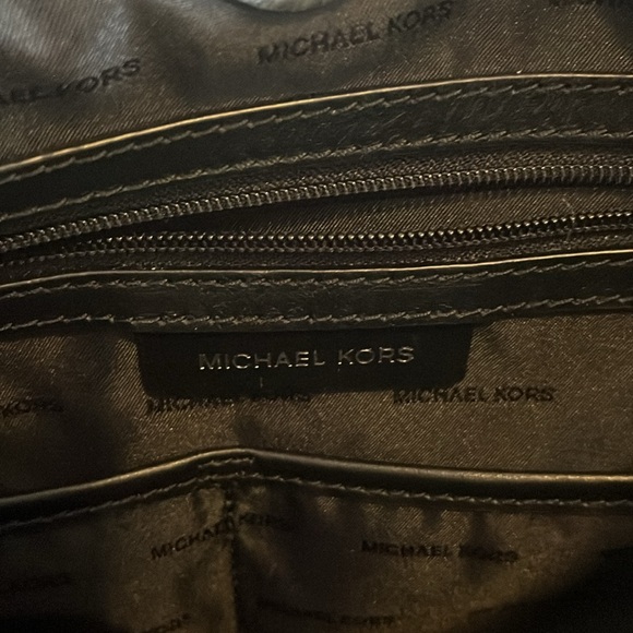 Pre Loved Michael Kors Auth Monogram Canvas and Leather - Picture 9 of 14